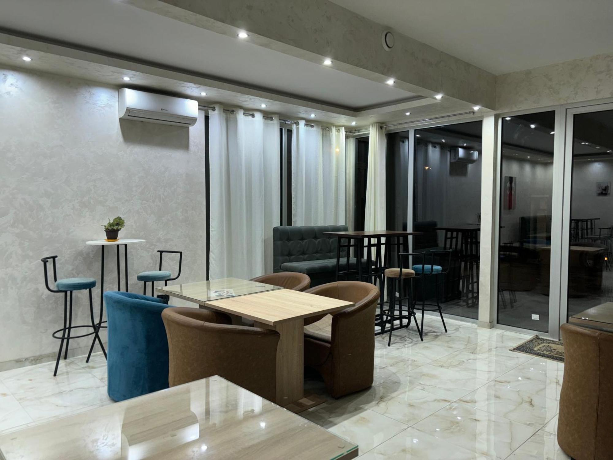 Gas Otel Белград Екстериор снимка